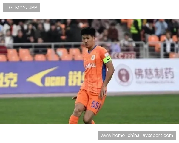 彭啸提前预判完成抢断：从细节到全场掌控的艺术